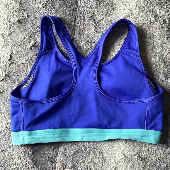 Size Large Nike Sports Bra - Picture 3 of 3